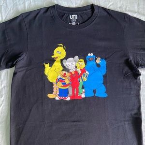 KAWS X UNIQLO tee size M